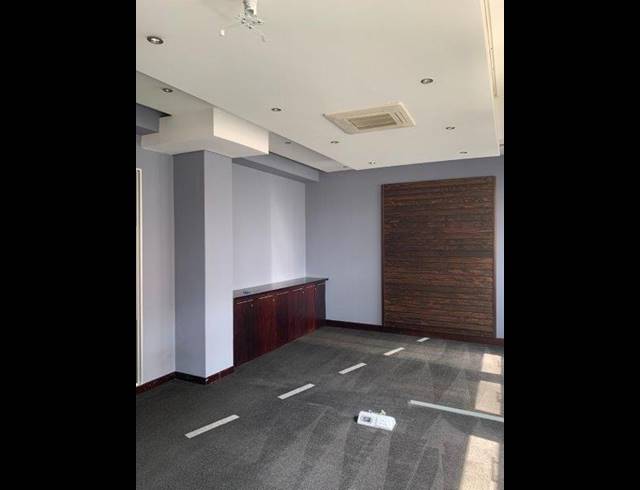 312M² OFFICE FOR SALE IN NEWTOWN
